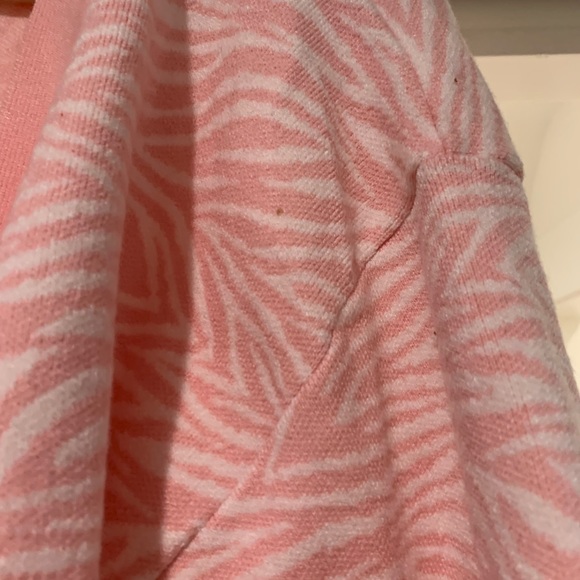 Cropped BCBGeneration Pink Zebra Cardigan - Picture 4 of 4